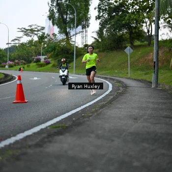 Runner Photo 7600073