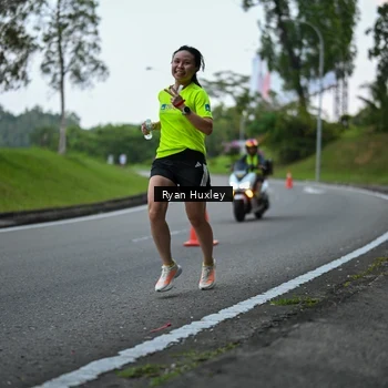 Runner Photo 7600075