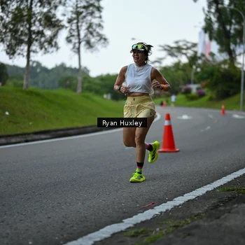 Runner Photo 7600105
