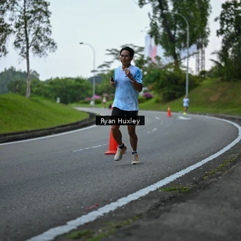 Runner Photo 7600110