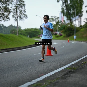 Runner Photo 7600111