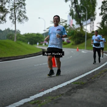 Runner Photo 7600159