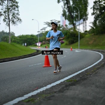 Runner Photo 7600193