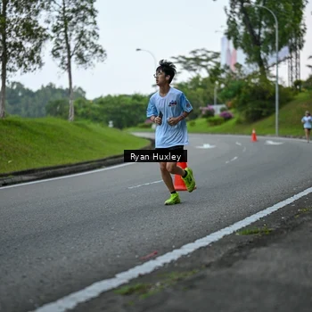 Runner Photo 7600199