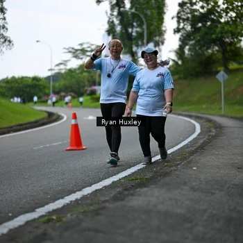 Runner Photo 7601003