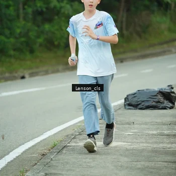 Runner Photo 7602062