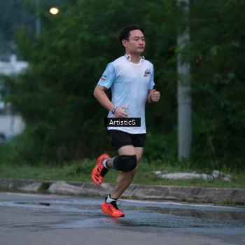 Runner Photo 7602086
