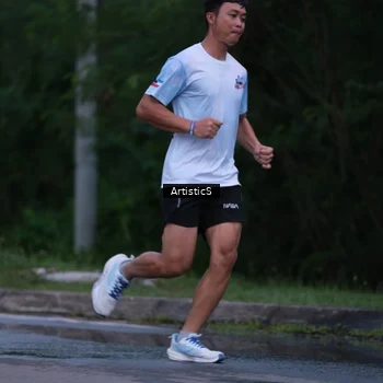 Runner Photo 7602096