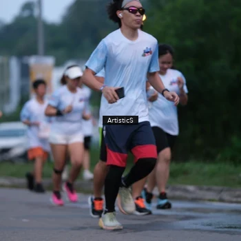 Runner Photo 7602098
