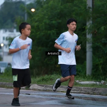 Runner Photo 7602103