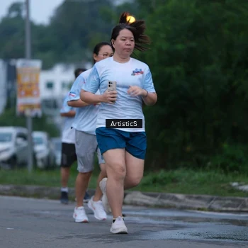Runner Photo 7602111