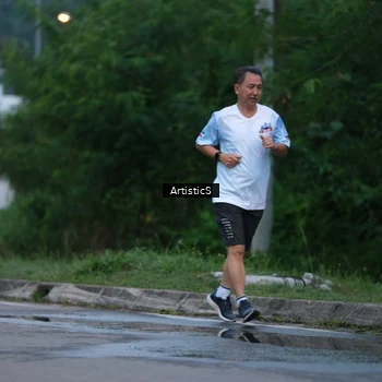 Runner Photo 7602113