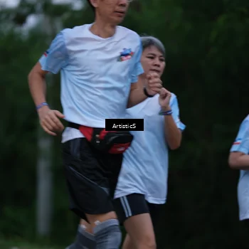 Runner Photo 7602143