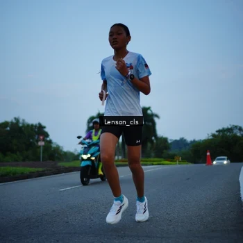 Runner Photo 7602299
