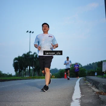 Runner Photo 7602568