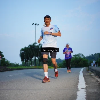Runner Photo 7602670