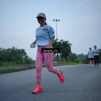 Runner Photo 7602672