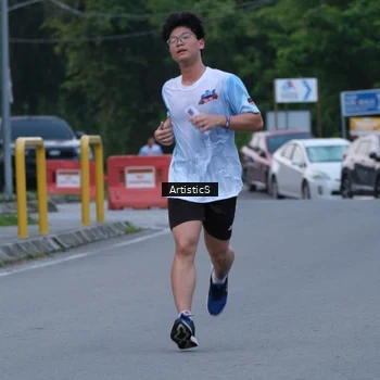 Runner Photo 7602688