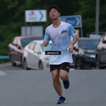 Runner Photo 7602695