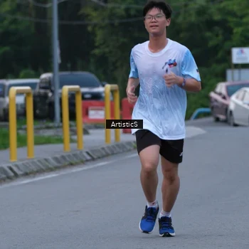 Runner Photo 7602696