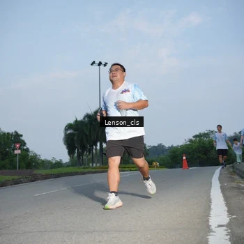 Runner Photo 7602800