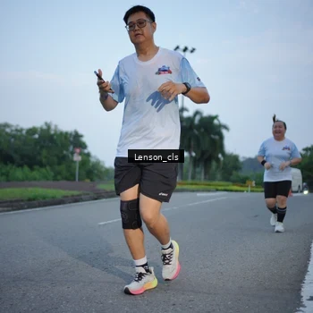 Runner Photo 7602812