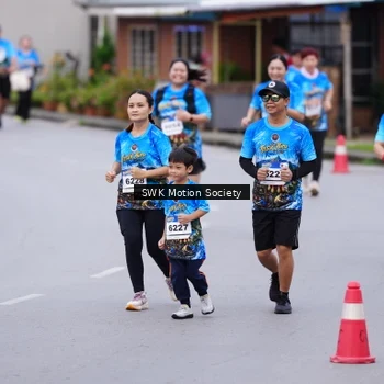 Runner Photo 7602859
