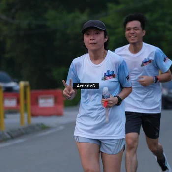 Runner Photo 7602956