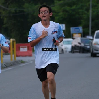 Runner Photo 7602980