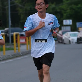 Runner Photo 7602987