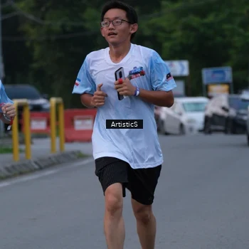 Runner Photo 7602990