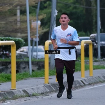 Runner Photo 7603023