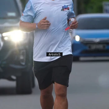 Runner Photo 7603056