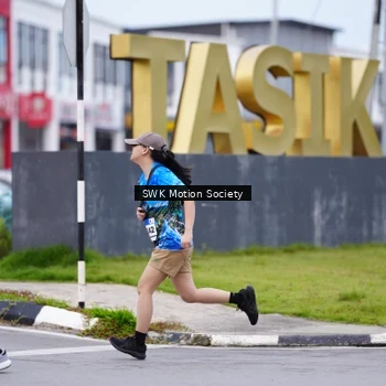 Runner Photo 7603065