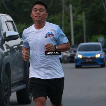Runner Photo 7603073