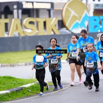 Runner Photo 7603376
