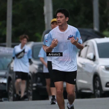 Runner Photo 7603418