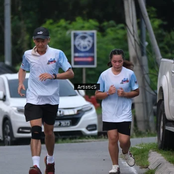 Runner Photo 7603596