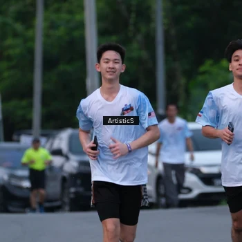 Runner Photo 7603672