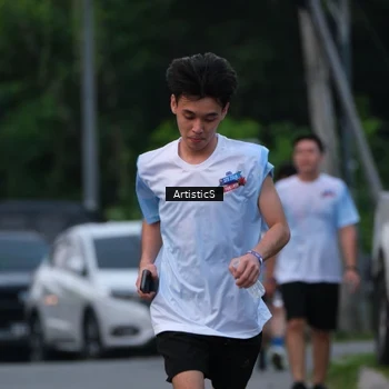 Runner Photo 7603685