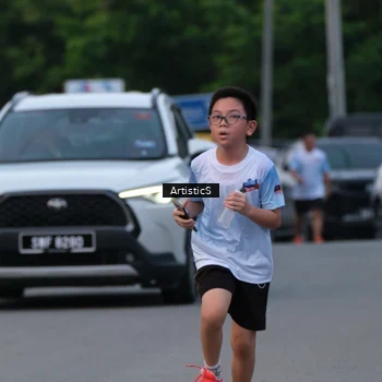 Runner Photo 7603758