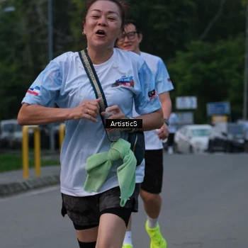 Runner Photo 7603820