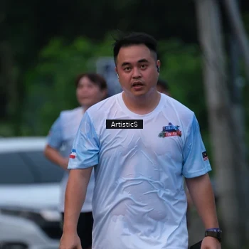 Runner Photo 7603853