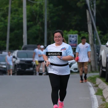 Runner Photo 7603913