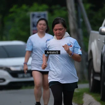 Runner Photo 7603984