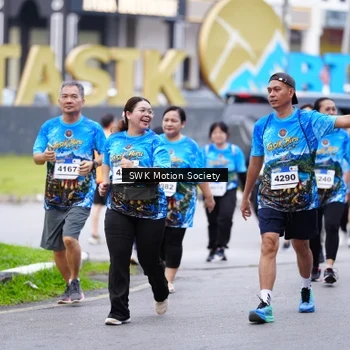 Runner Photo 7603991
