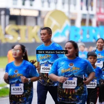 Runner Photo 7604400