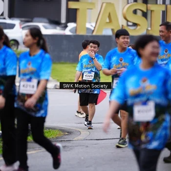 Runner Photo 7605477
