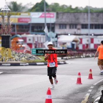 Runner Photo 7605593