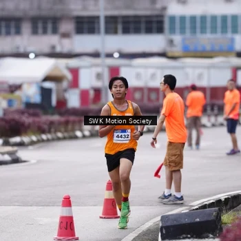 Runner Photo 7605602